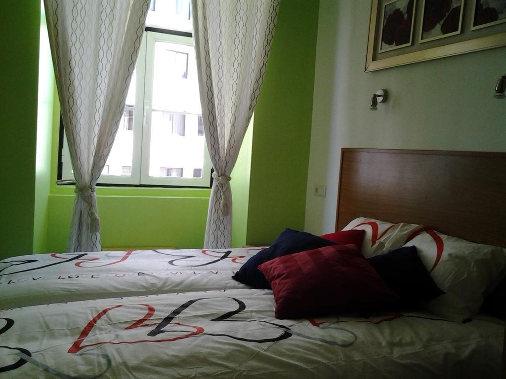 Baixa Guesthouse Lisbon Room photo